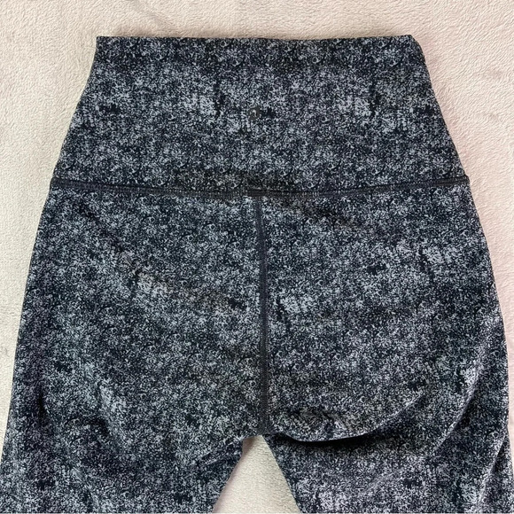 Peloton Cadence Blue Heather Capri Leggings Size XS Training Gym Cropped - Picture 13 of 14